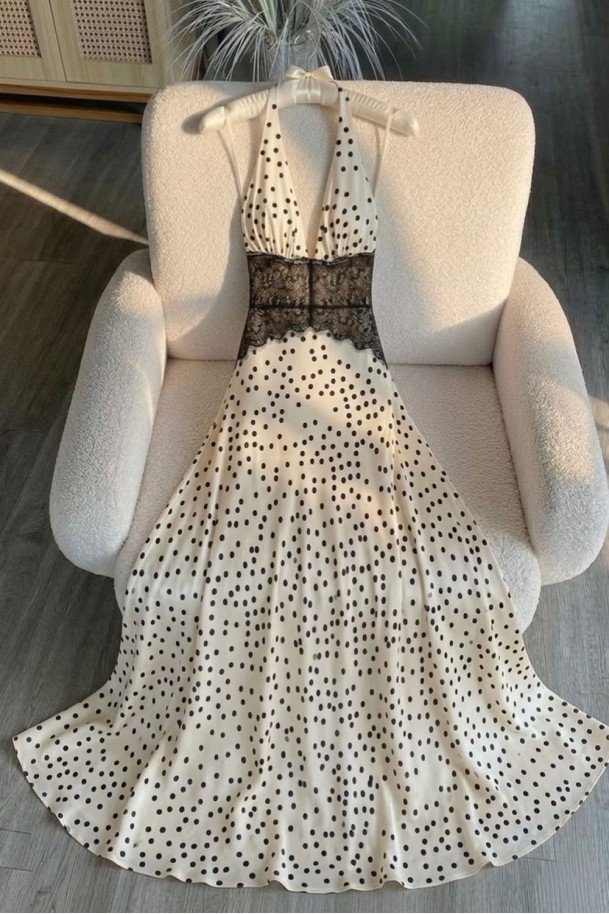 Макси рокля Elysia Polka Dot с дантела и отворен гръб